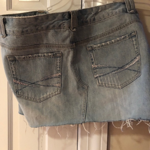 AéRopostale Jean miniskirt size. 13/14 nwot - Picture 2 of 3
